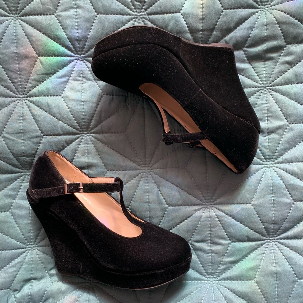 Delicacy Black Platform Heel